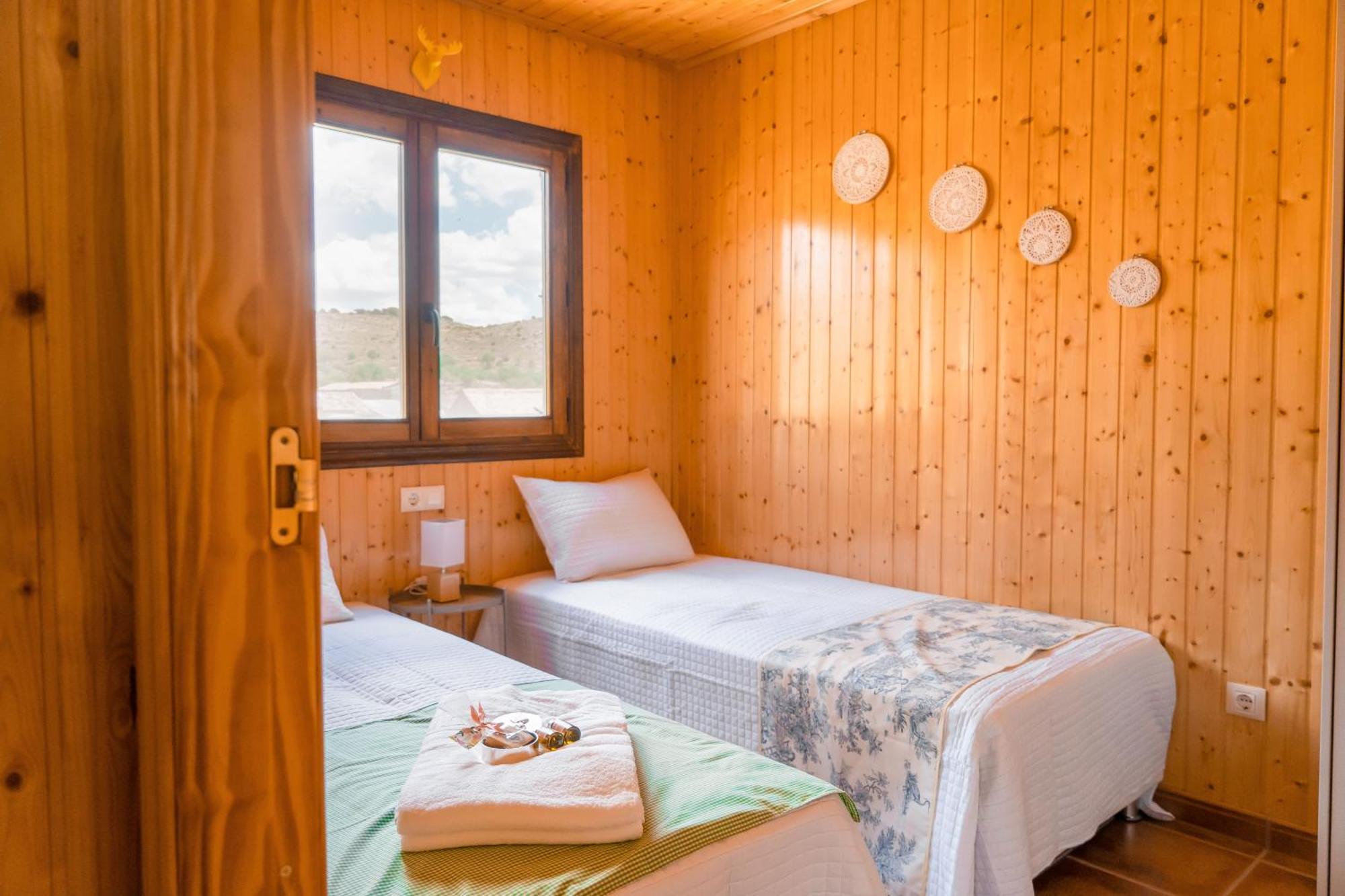 Aldea Los Odres - Cabanas De Madera De 1ª Con Piscina Privada Y Bbq En La Puerta Мораталья Номер фото