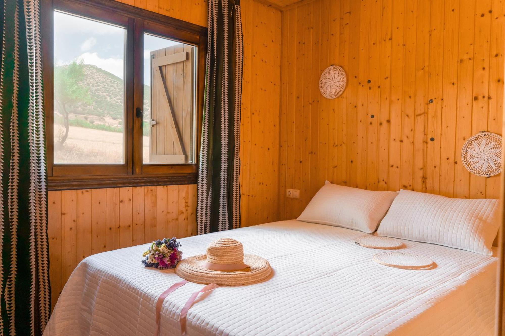 Aldea Los Odres - Cabanas De Madera De 1ª Con Piscina Privada Y Bbq En La Puerta Мораталья Номер фото